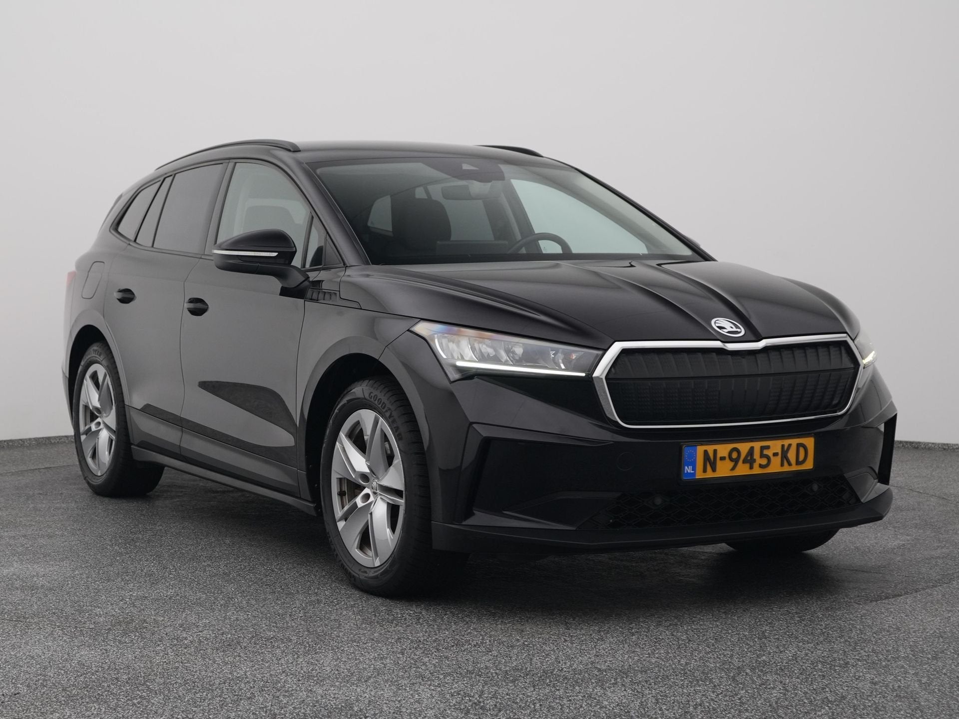 Skoda Enyaq iV 60 | CARPLAY, Achterwielaandrijving, Gebruikt, Zwart, Met garantie (alle)