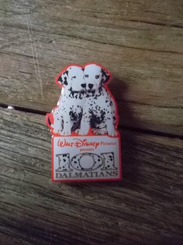 Disney 101 Dalmatiërs pin 2 pups - WDP presents 3,5x2cm, Ophalen of Verzenden, Overige figuren, Nieuw, Beeldje of Figuurtje