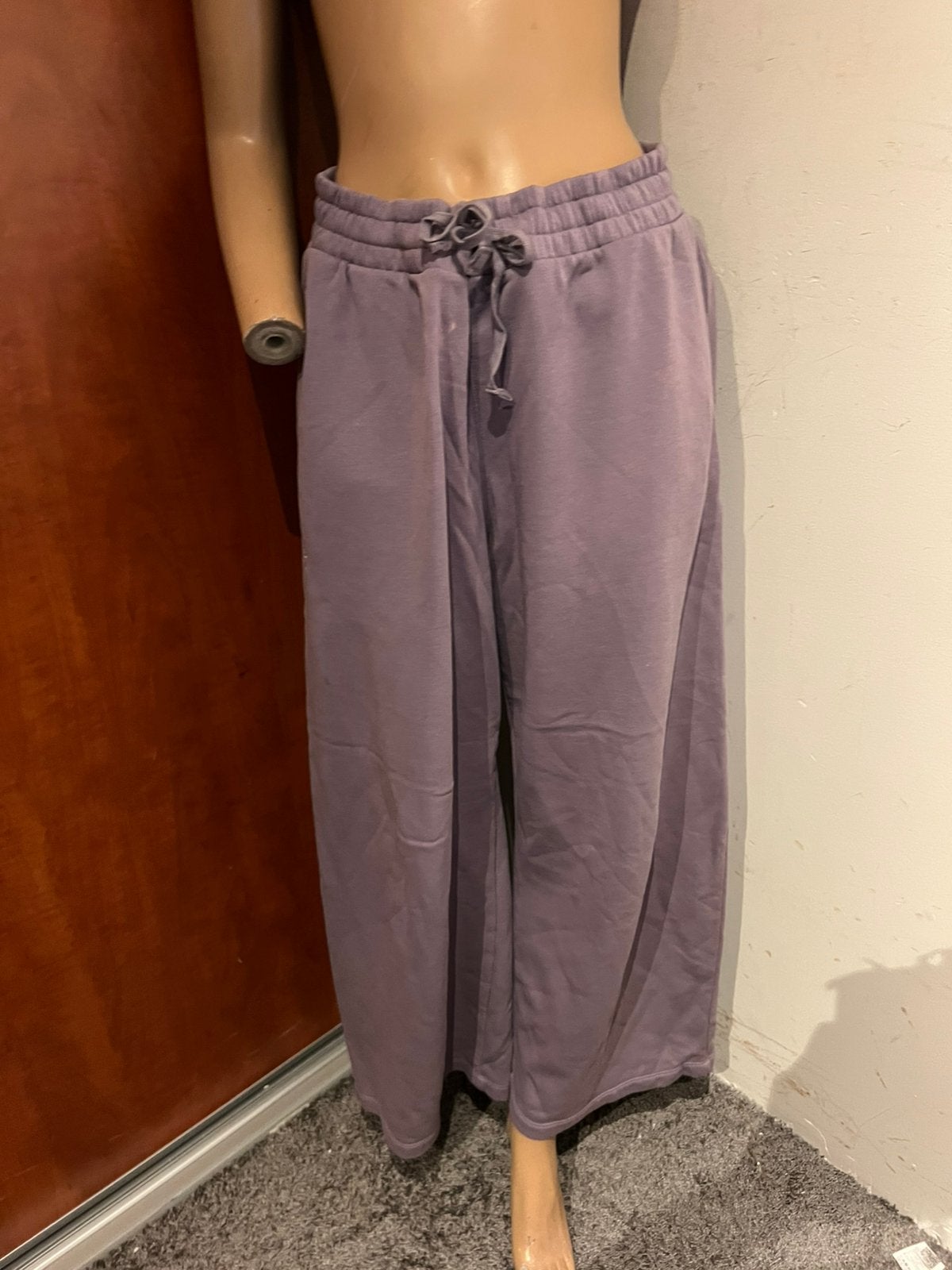 UNDER ARMOUR joggingbroek maat L zgan, Kleding | Dames, Sportkleding, F, Paars, Ophalen of Verzenden, Zo goed als nieuw