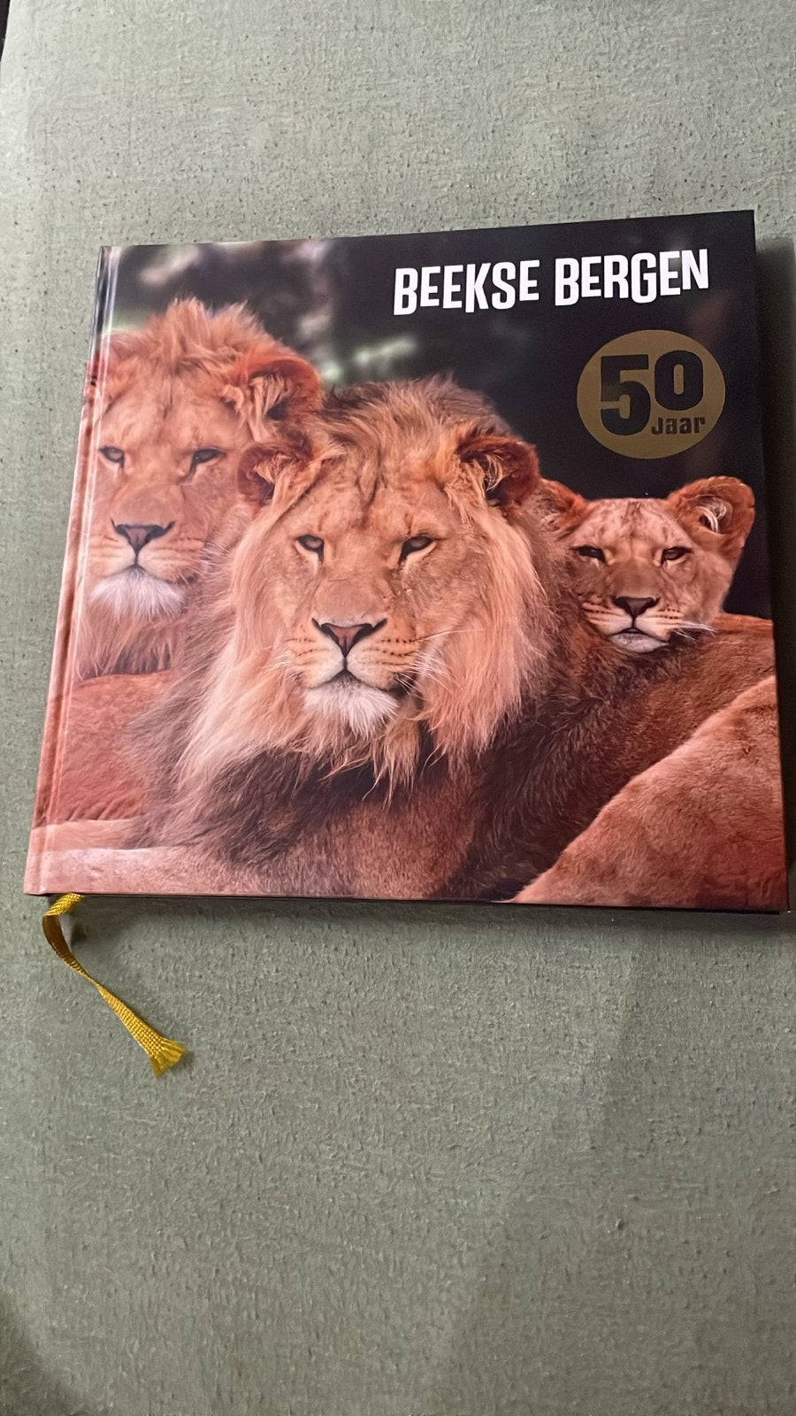 Beekse Bergen 50 Jaar Jubileumboek - Zo goed als nieuw, Boeken, Ophalen of Verzenden, Zo goed als nieuw, Honden