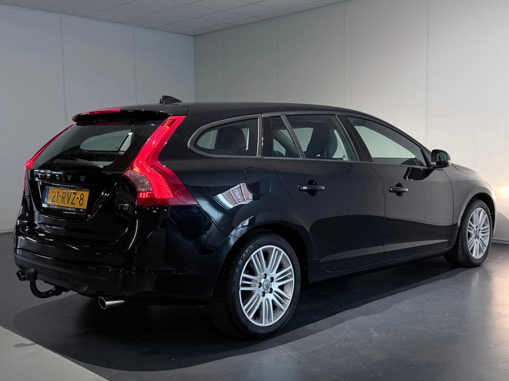 Volvo V60 1.6 T3 Kinetic /Clima/Cruise/PDC/NAVI/Leer/LMV, Auto's, Voorwielaandrijving, 15 km/l, Gebruikt, 4 cilinders