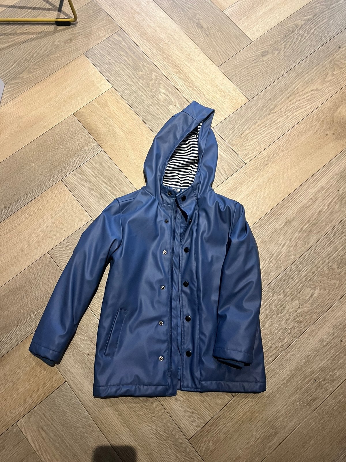Hema regenjas maat 122/128 € 7,50, Ophalen, Zo goed als nieuw, Regenjas