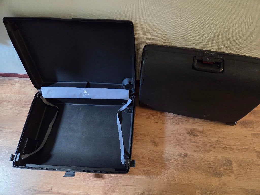 2x hardcover Carlton reiskoffers met cijferslot, Sieraden, Tassen en Uiterlijk, Koffers, Gebruikt, Hard kunststof, 70 cm of meer
