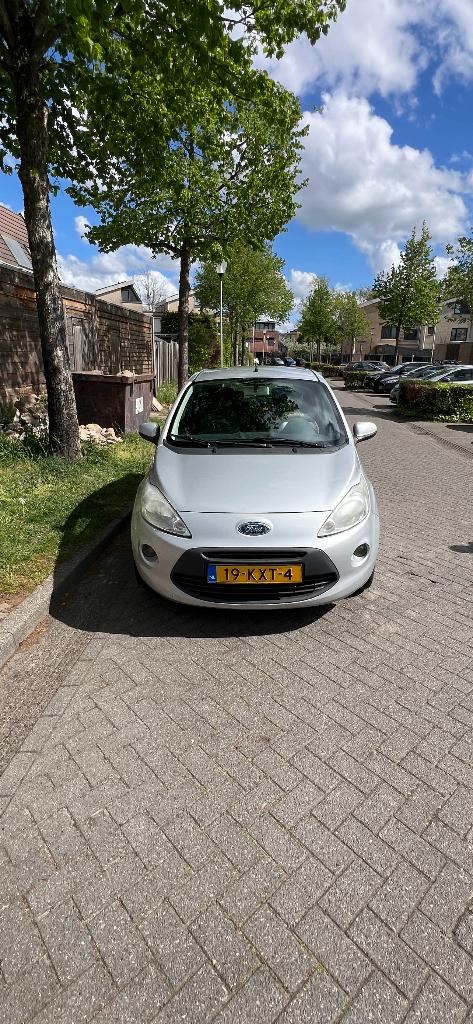 Ford Ka 1.2 51KW 2010 Grijs, Auto's, Ford, Particulier, Ka, Benzine, B, Hatchback, Handgeschakeld, Origineel Nederlands, Zilver of Grijs