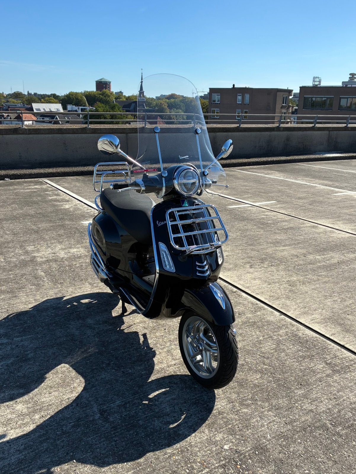 Vespa Primavera 50 RST Zwart Full Options 04-2026 Occasion, Overige modellen, Maximaal 45 km/u, 49 cc, Zo goed als nieuw
