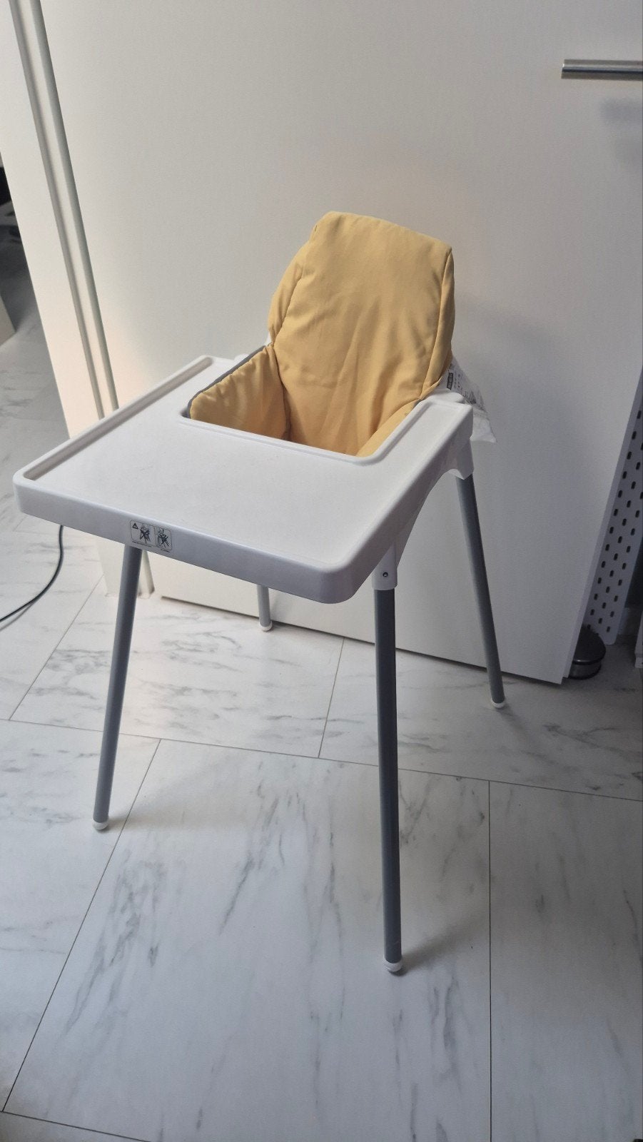 IKEA Antilop kinderstoel met kussen en eetblad, Ophalen of Verzenden, Zo goed als nieuw, Overige typen, Afneembaar eetblad
