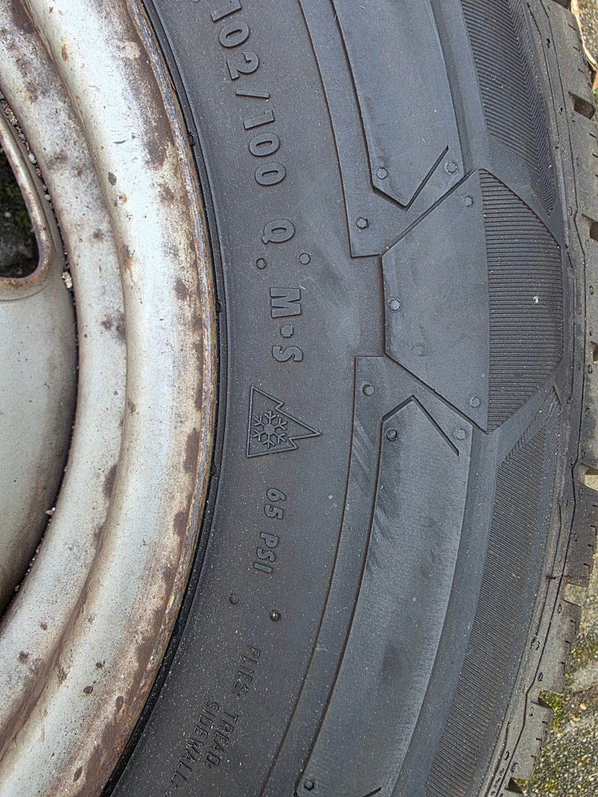 Volvo 240 Winterbanden op stalen velg, Ophalen, 14 inch, Overige, Gebruikt