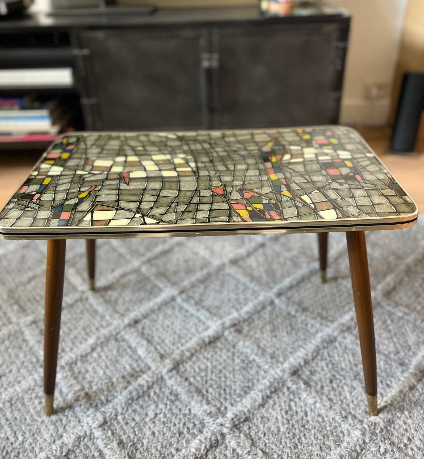 Vintage salontafel met mozaïek blad, Gebruikt, Overige houtsoorten, 50 tot 100 cm, Ophalen of Verzenden