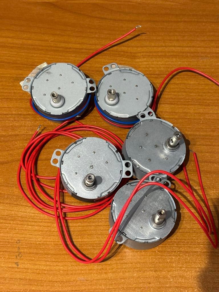 5 Nieuwe Elektromotoren  o.a. voor kerstdorp enz, Ophalen of Verzenden, Nieuw, Elektromotor