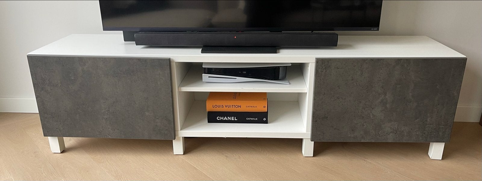 Modern tv-meubel met opbergruimte, Ophalen, Gebruikt, 100 tot 150 cm, Minder dan 100 cm