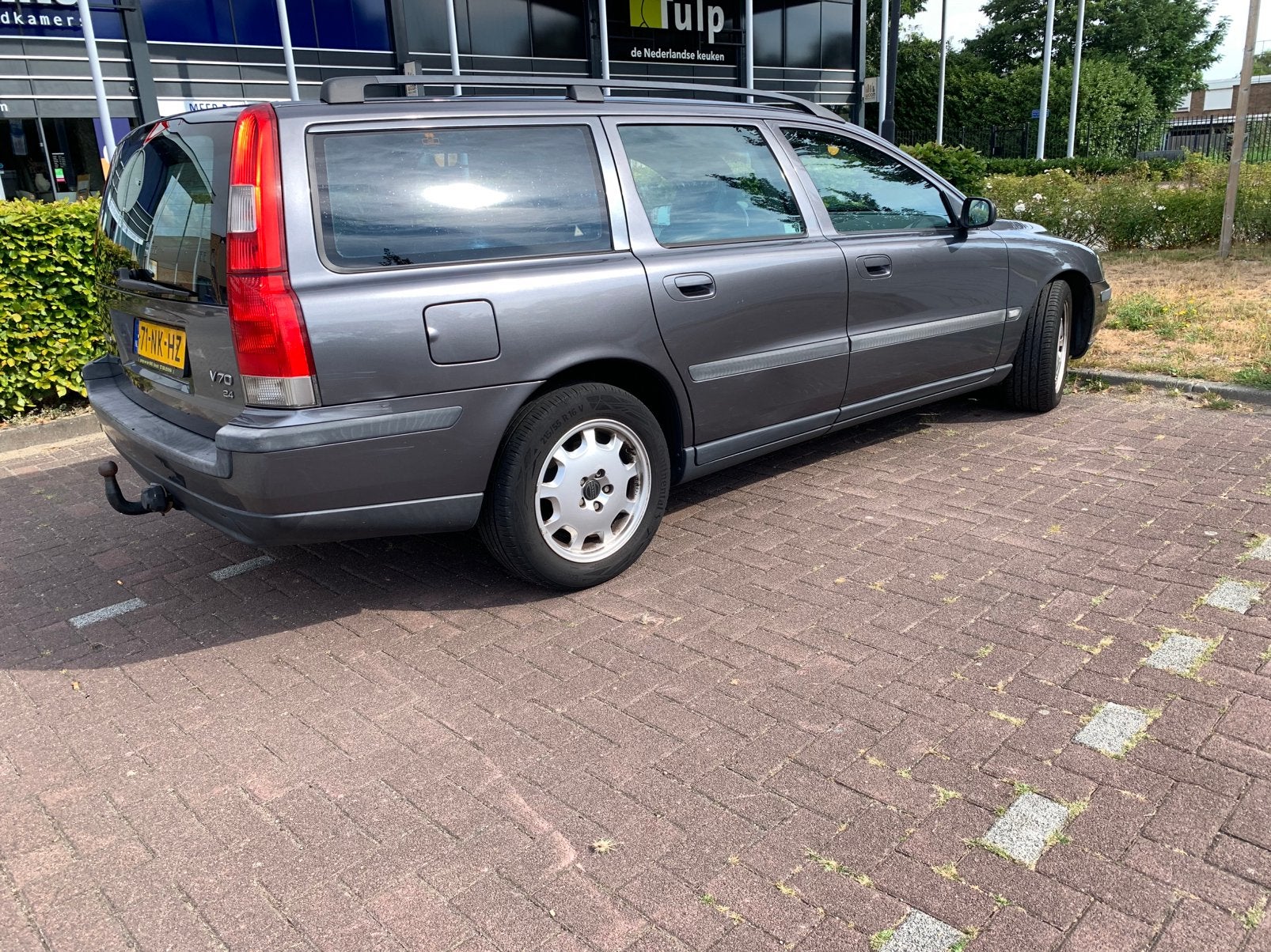 Volvo V70 2.4 170PK AUT 2003 Goede Airco Nwe Tandriem inkl, 1556 kg, 1800 kg, Zwart, Blauw