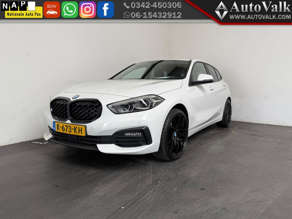 BMW 1-serie 118i Executive Edition, Trekhaak! (bj 2021), 136 pk, Gebruikt, Origineel Nederlands, Bedrijf