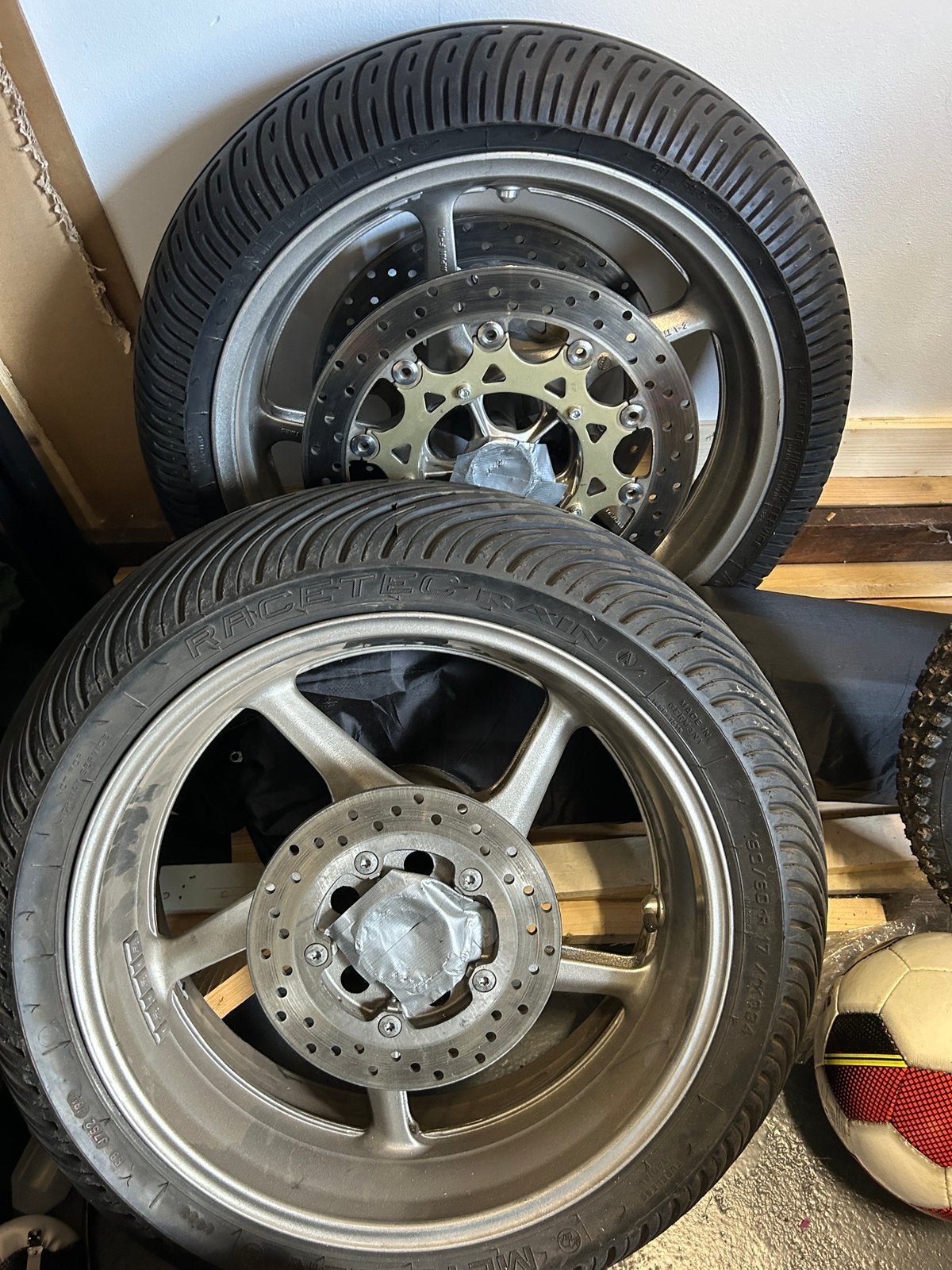 Setje velgen met oude banden yamaha r1 2006, Motoren, Onderdelen | Yamaha, Ophalen, Gebruikt