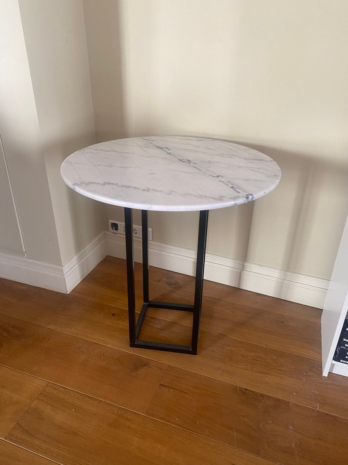 Marmeren bijzettafel / bistrotafel, Huis en Inrichting, Tafels | Bijzettafels, Ophalen, Gebruikt, Rond, 75 cm of meer