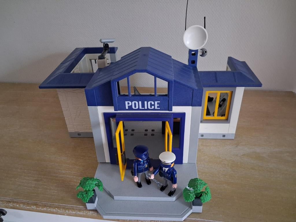 Playmobil politieburo met gevangenis setnr 3165/5718, Ophalen of Verzenden, Zo goed als nieuw, Complete set
