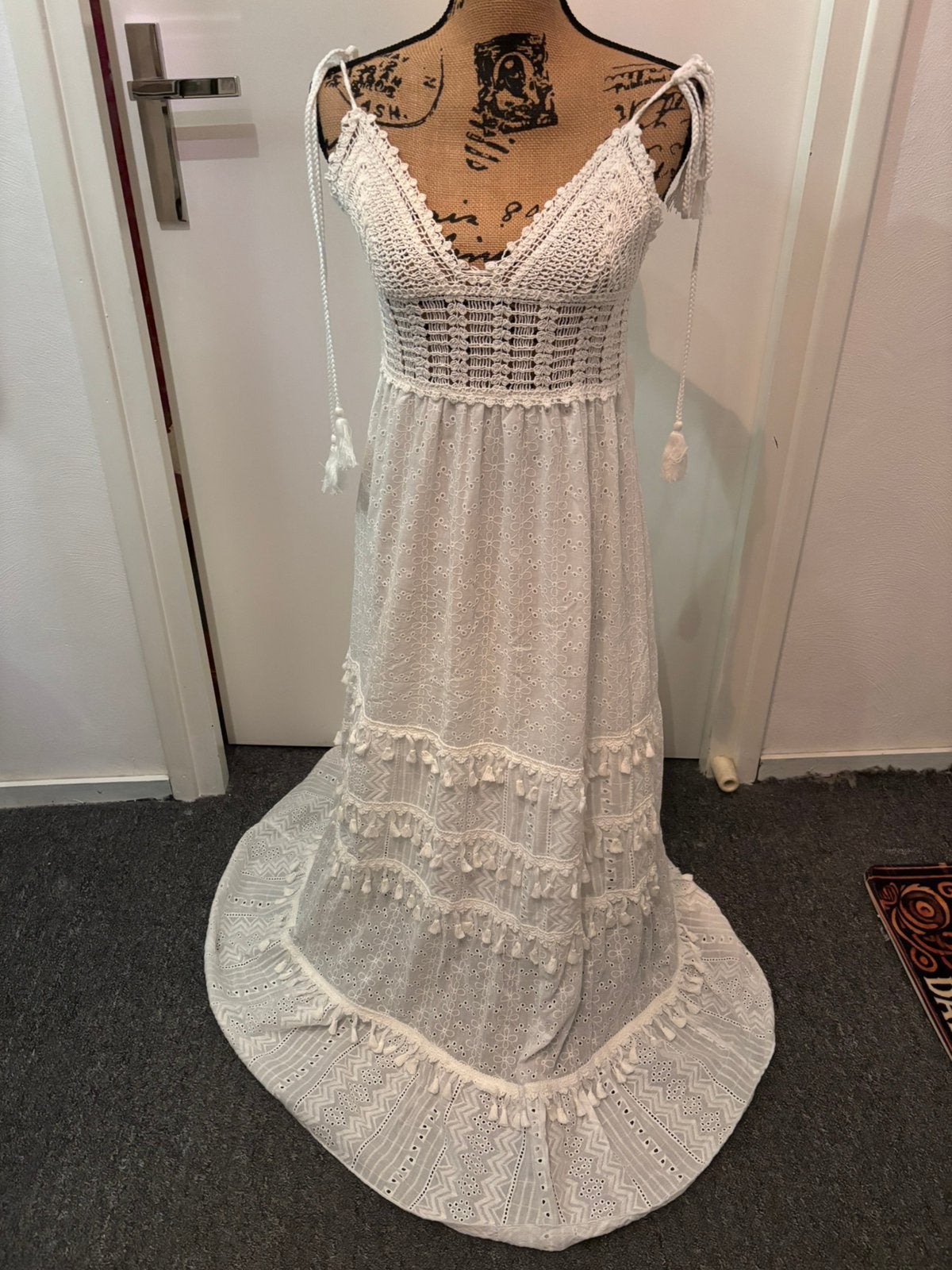 Ibiza jurk M/L, Ophalen of Verzenden, Zo goed als nieuw, Onder de knie