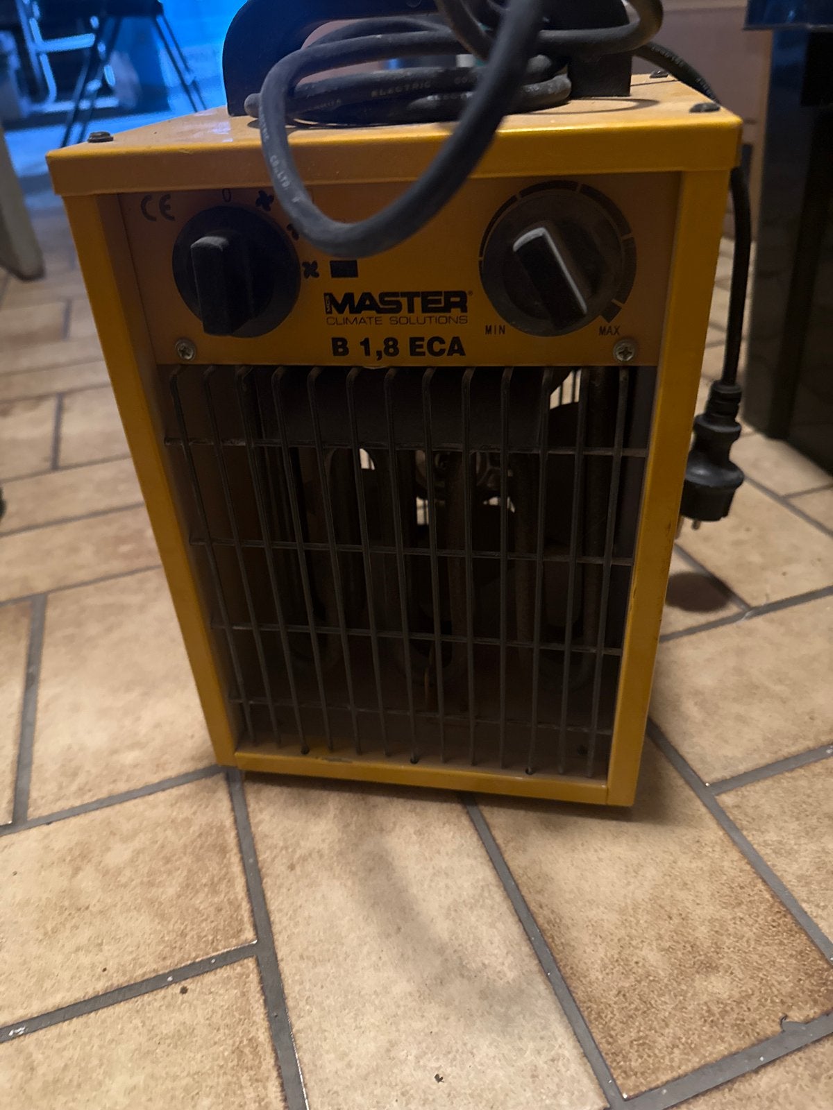 Master B 1.8 ECA elektrische kachel 2kW, Doe-het-zelf en Verbouw, Ophalen, Gebruikt, 800 watt of meer, Kachel