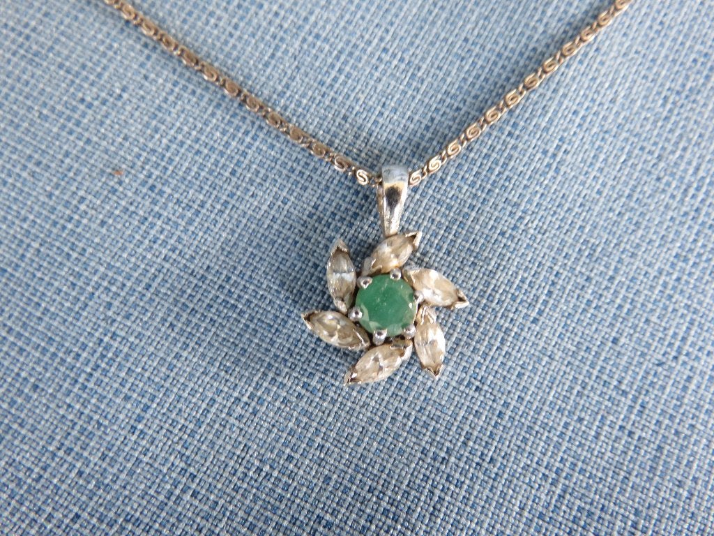 Ketting met smaragd hanger in Z 2 en 925 zilver, Ophalen of Verzenden, Zo goed als nieuw, Groen, Zilver