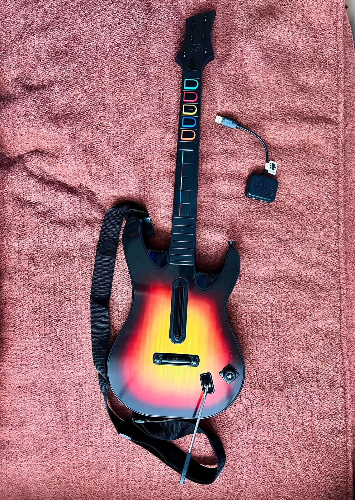 Guitar Hero World Tour PS3 + dongle – deels werkend, Gebruikt, Gitaar, Drumstel of Dj-set, PlayStation 3, Ophalen of Verzenden