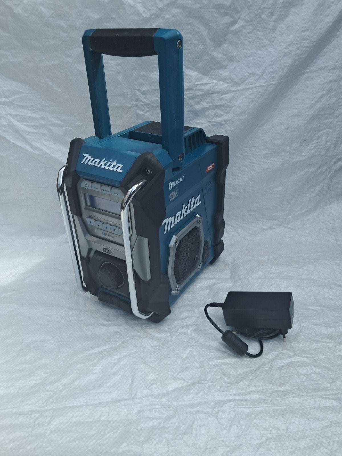 Makita Bouwradio DAB+ Bluetooth XGT met Oplader, Ophalen of Verzenden, Zo goed als nieuw, Bouwradio