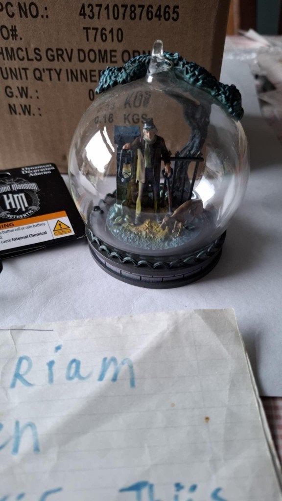 Disney Haunted Mansion Caretaker ornament, Ophalen of Verzenden, Overige figuren, Zo goed als nieuw, Beeldje of Figuurtje