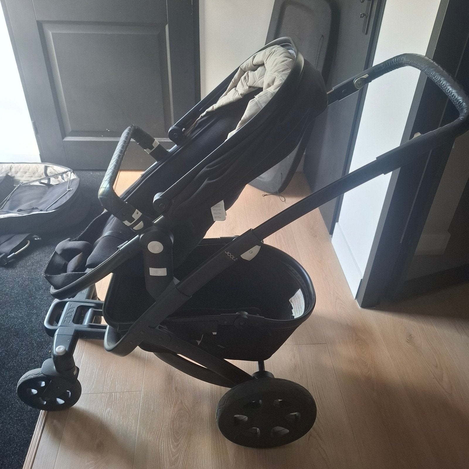 Joolz Geo 2 Kinderwagen Zwart – Compleet – Bouwjaar 2019

Te, Ophalen, Gebruikt, Overige merken, Verstelbare duwstang