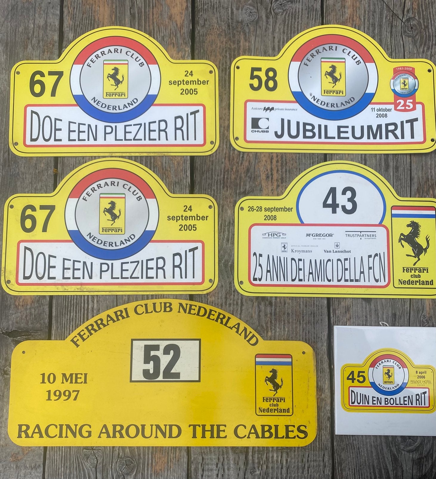 rally borden Ferrarri, Ophalen, Auto's