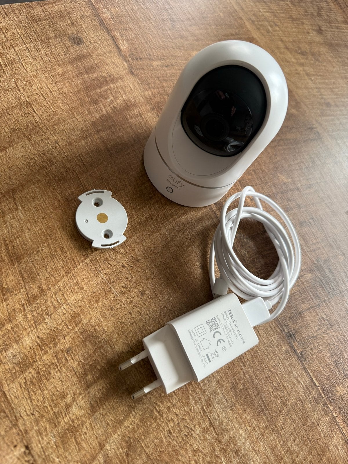 Eufy Indoor Cam 2K Pan & Tilt Beveiligingscamera, Audio, Tv en Foto, Ophalen, Zo goed als nieuw, Binnencamera