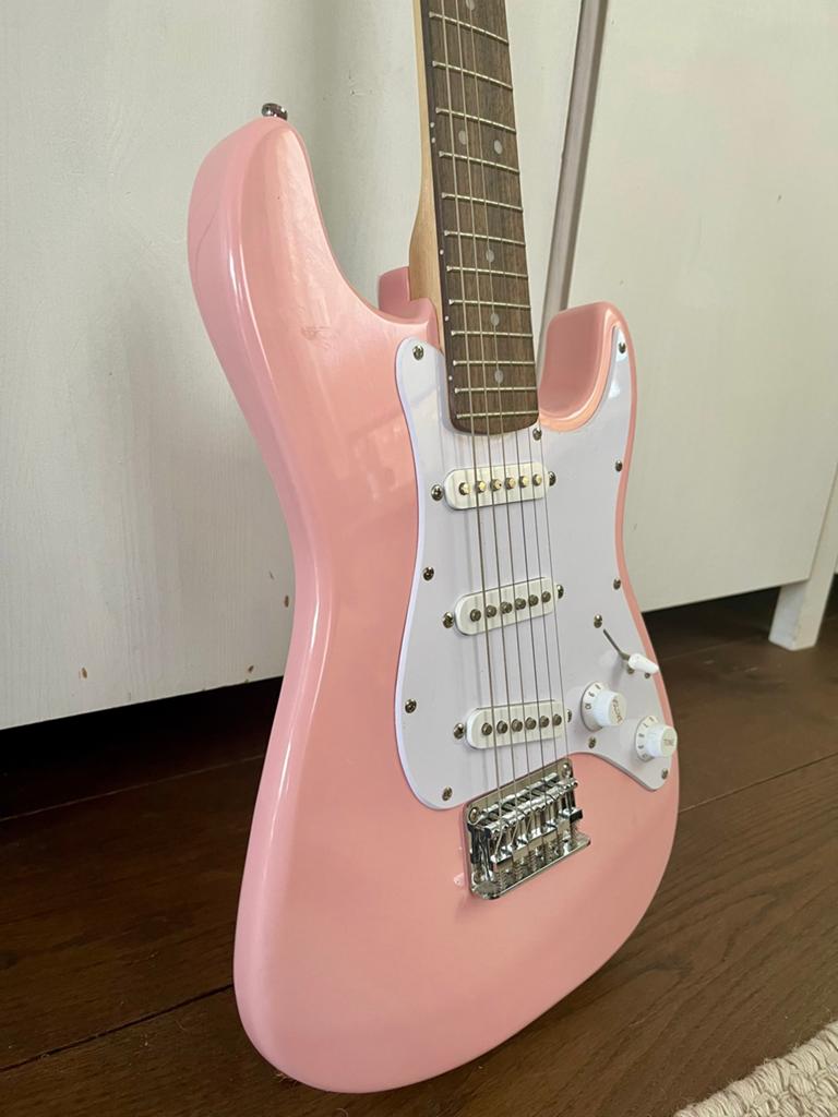Fender Squier Mini Stratocaster - Roze, Muziek en Instrumenten, Ophalen, Zo goed als nieuw, Solid body, Fender