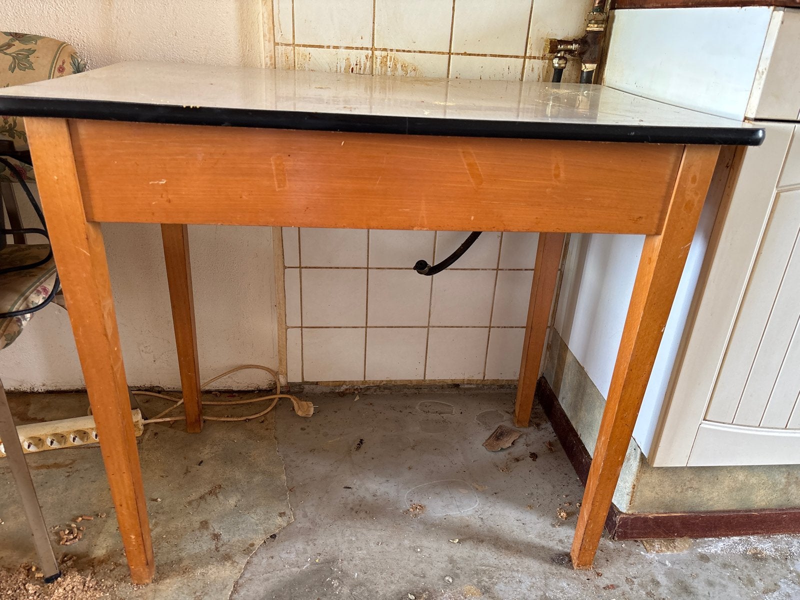 Houten tafel met wit blad - Gebruikt, Gebruikt, 100 tot 150 cm, Tot twee personen, Rechthoekig