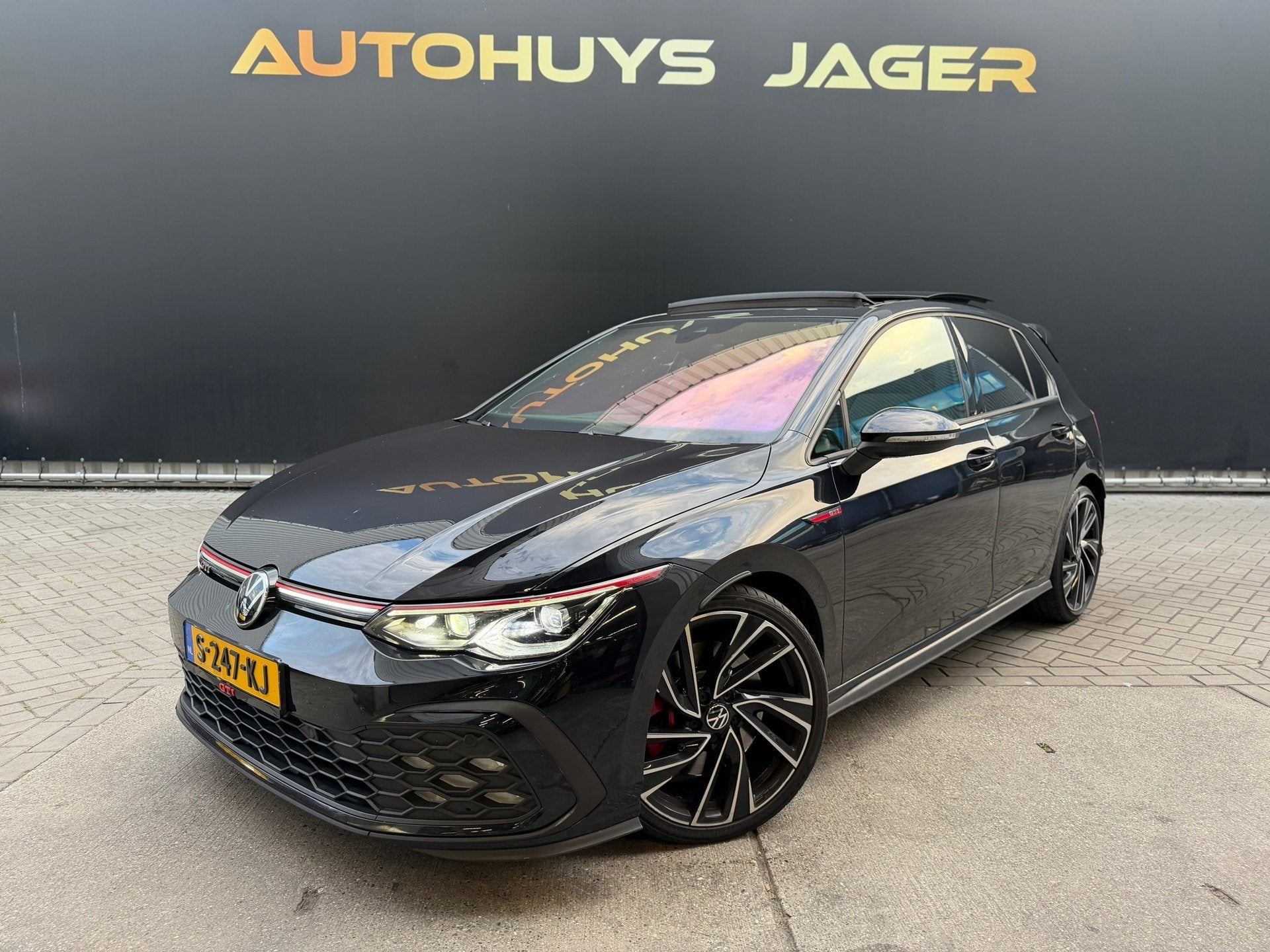 Volkswagen Golf 2.0 TSI GTI Pano Dynaudio IQ Lights Carplay, 4 cilinders, 1984 cc, Zwart, 245 pk