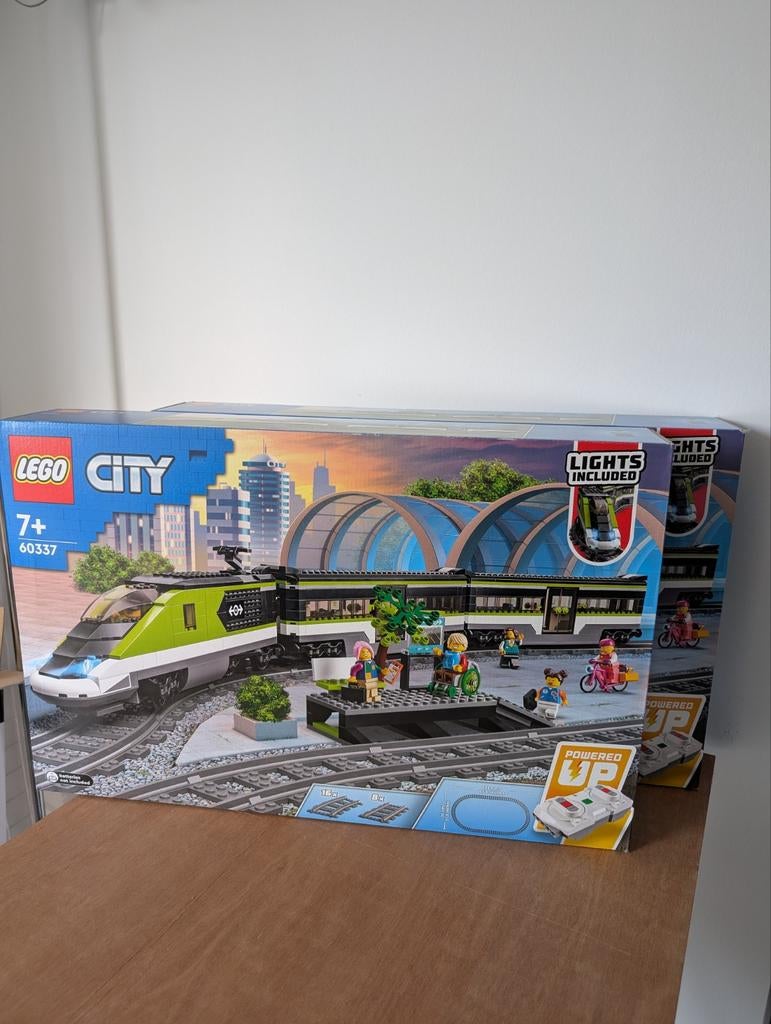 Sealed: Lego City 60337 Express Passagierstrein, Kinderen en Baby's, Speelgoed | Duplo en Lego, Ophalen, Nieuw