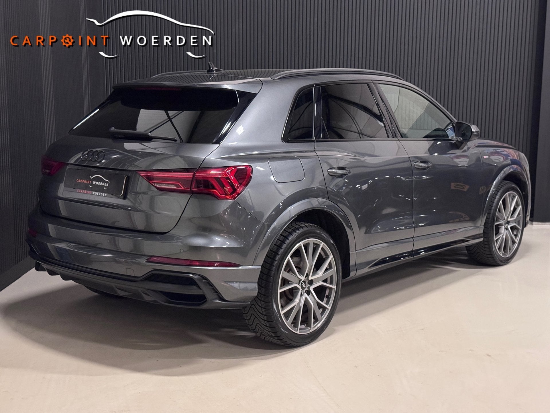 Audi Q3 45 TFSI e 3X S-LINE | LED | TREKHAAK | HYBRIDE, Auto's, Dealer onderhouden, Gebruikt, Leder en Stof, Hybride Elektrisch/Benzine