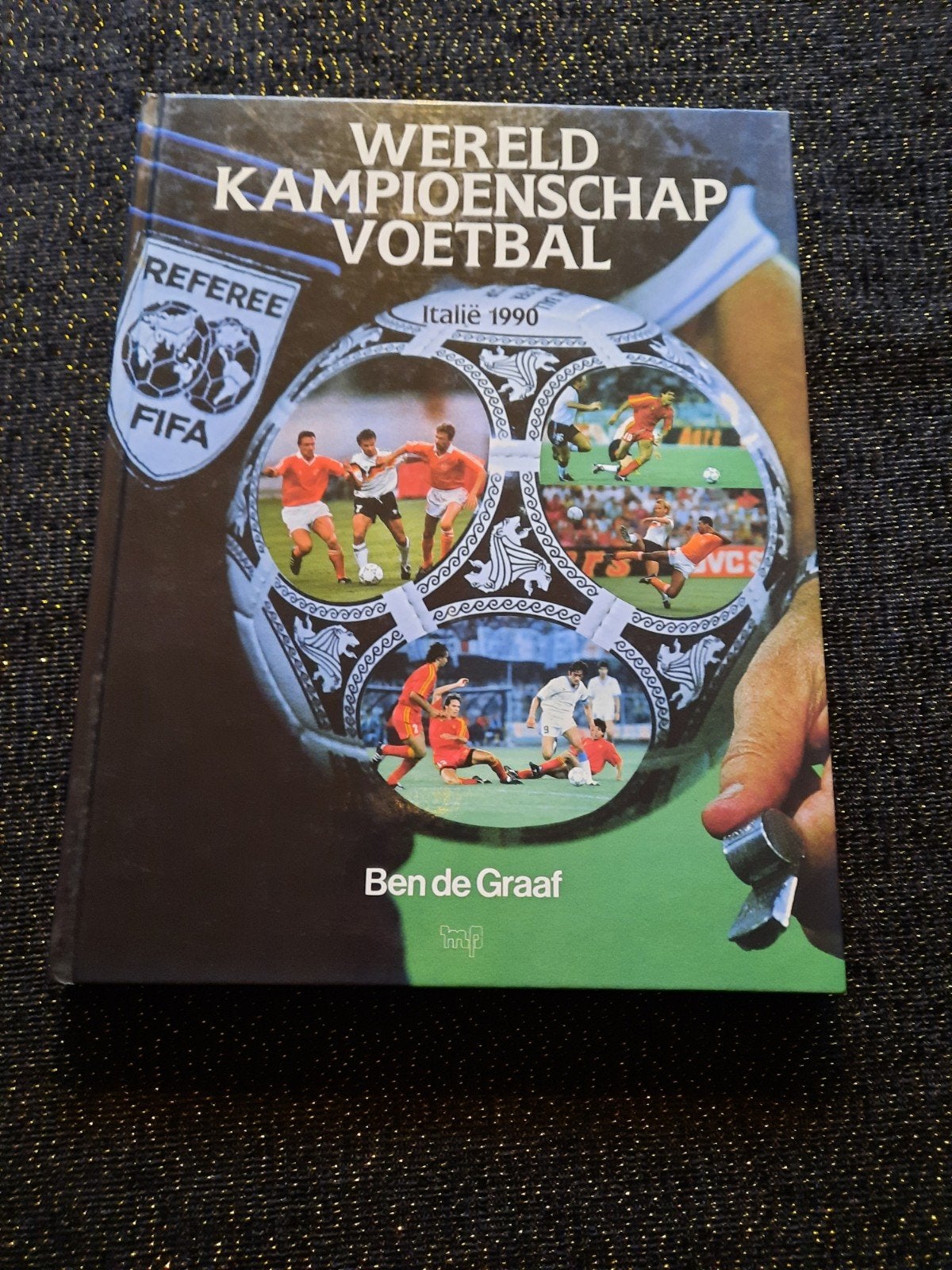 WK Voetbal Italië 1990 - Ben de Graaf - Hardcover, Ophalen of Verzenden, Zo goed als nieuw, Ben de Graaf, Balsport