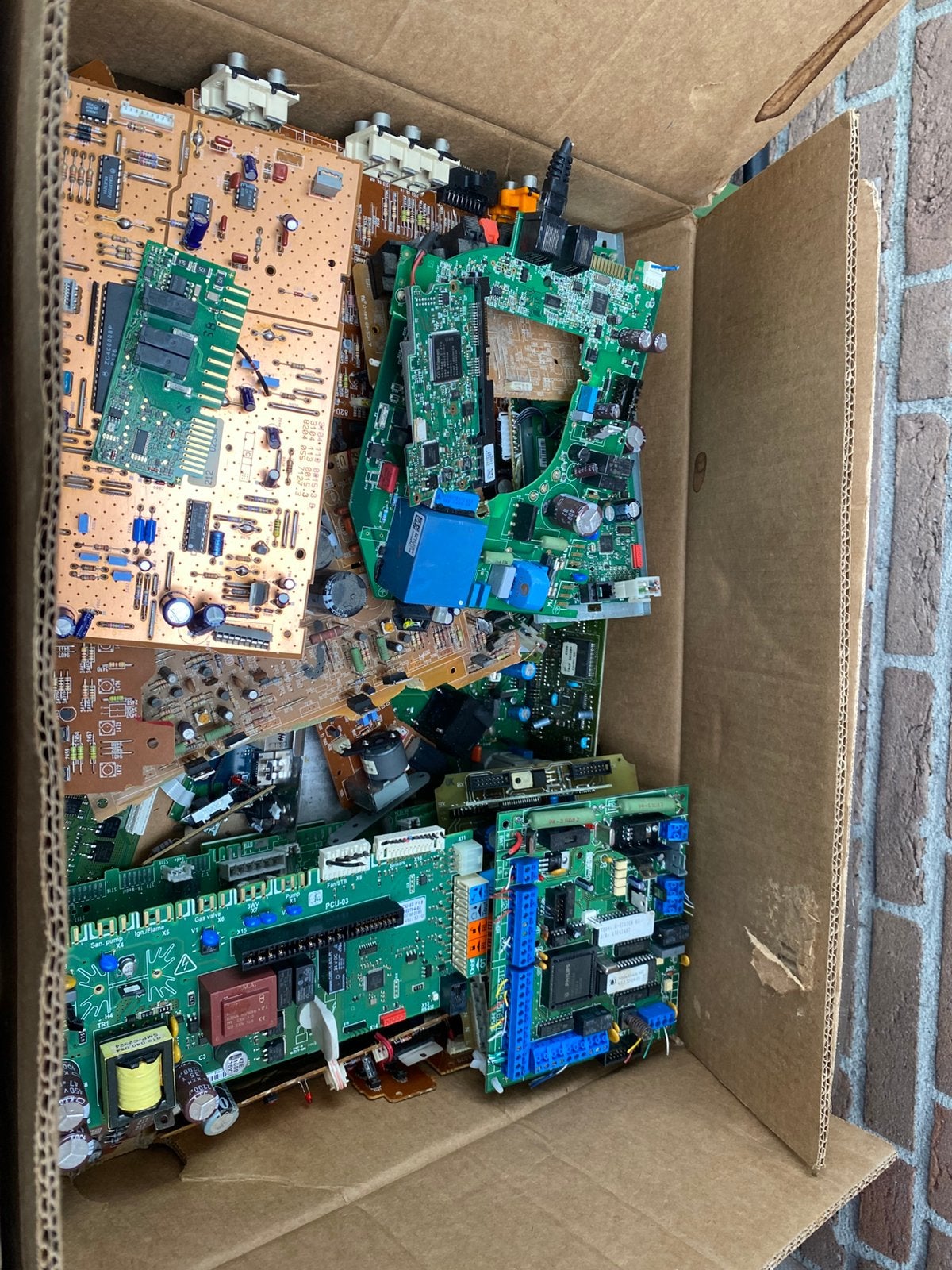 Printplaten diverse ongeveer 8 kg , bied maar vanaf 10 euro, Ophalen of Verzenden, Gebruikt, Overige typen