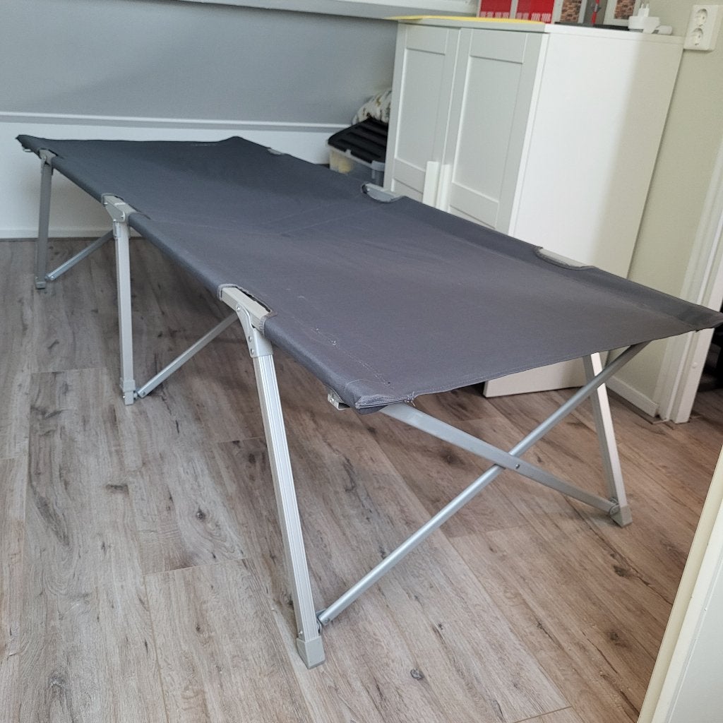 Veldbed 2 stuks, Ophalen, Zo goed als nieuw