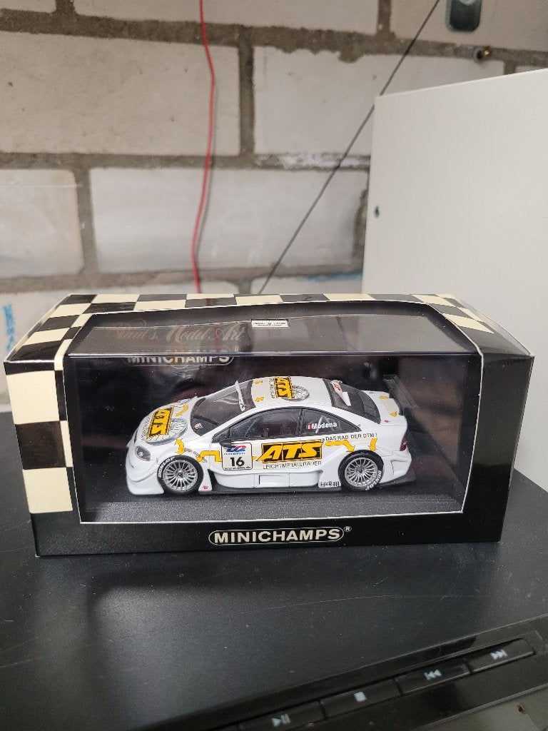 opel astra V8 coupe dtm 2000 S. Modena minichamps 1:43, Hobby en Vrije tijd, Modelauto's | 1:43, Zo goed als nieuw, Auto, MiniChamps