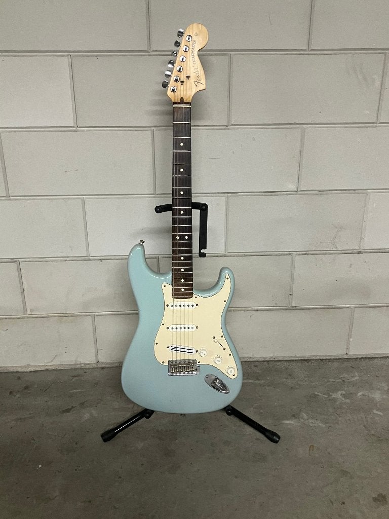 Fender Highway One Stratocaster USA 2006 – Daphne Blue, Ophalen, Gebruikt, Solid body, Fender
