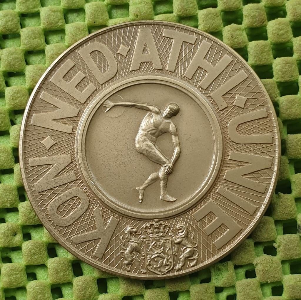 Penning : kon. Ned. Athl , Unie 1946 - Kampioens medalle, Ophalen of Verzenden, Overige materialen, Nederland