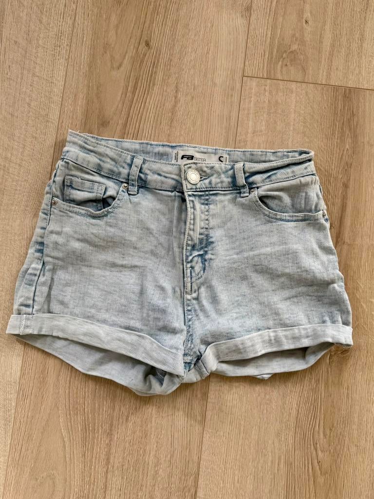 Lichtblauwe korte broek New Yorker, Kleding | Dames, Ophalen of Verzenden, Zo goed als nieuw, Blauw, W28 - W29 (confectie 36)