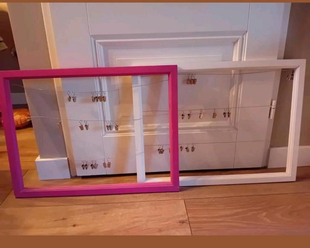 2 lijsten roze en wit, fotolijsten met wasknijpers, Ophalen of Verzenden, Hout, Minder dan 50 cm, Minder dan 50 cm