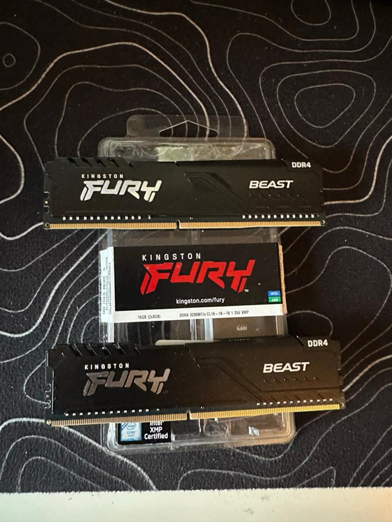 HyperX Kingston Fury DDR4 16GB (2x8GB) 3200MHz RAM, Computers en Software, RAM geheugen, DDR4, Ophalen of Verzenden, Zo goed als nieuw