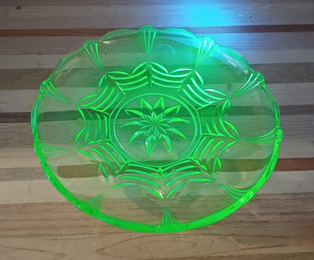 Uranium Annagroen Neon glazen schaal, Antiek en Kunst, Ophalen of Verzenden
