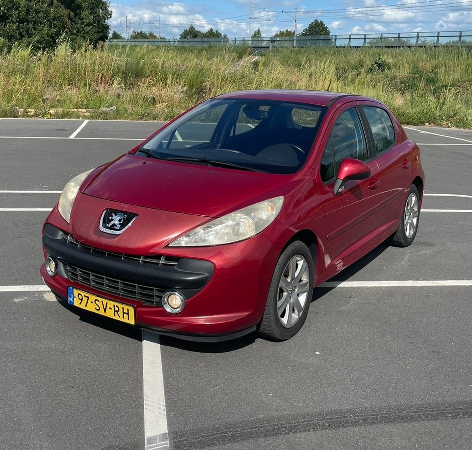 Peugeot 207 1.6 16V 5DRS 2006 Rood, Auto's, Voorwielaandrijving, Zwart, Handgeschakeld, Dealer onderhouden