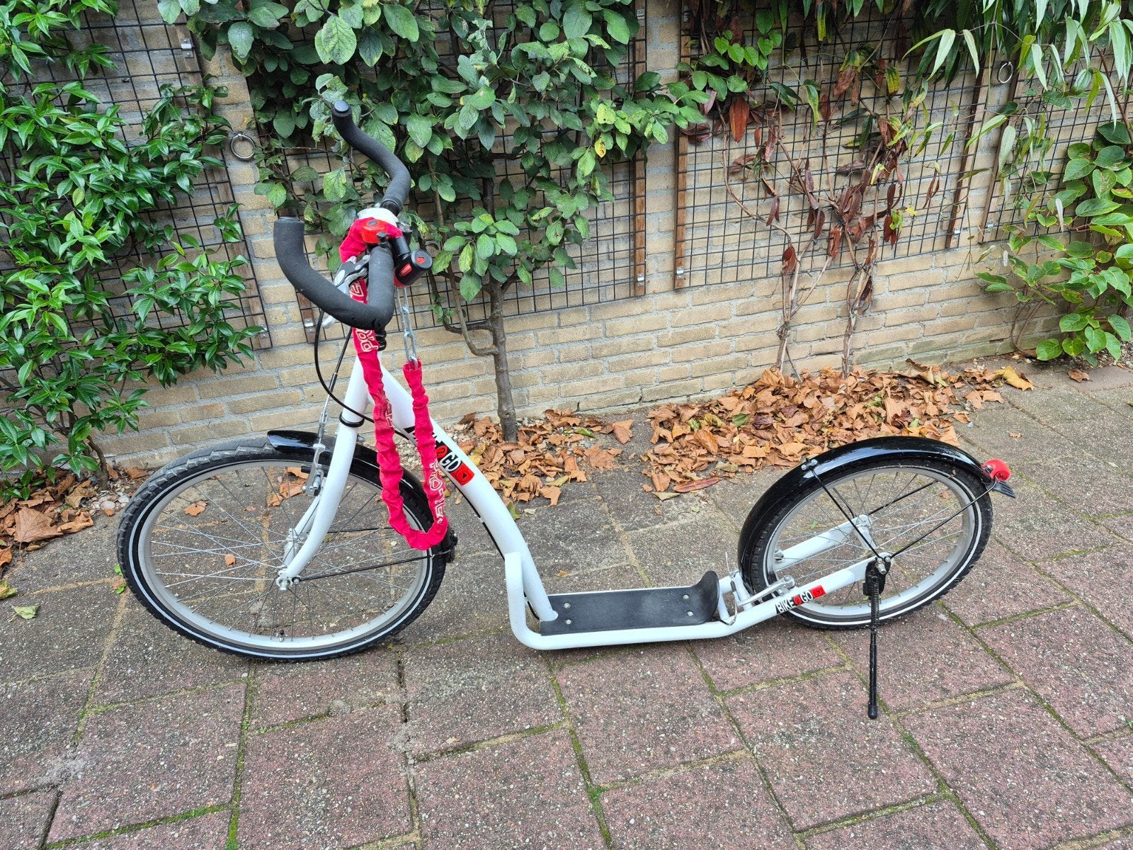 Grote step met slot en verlichting, Fietsen en Brommers, Ophalen, Gebruikt, Gewone step, Bike 2 Go
