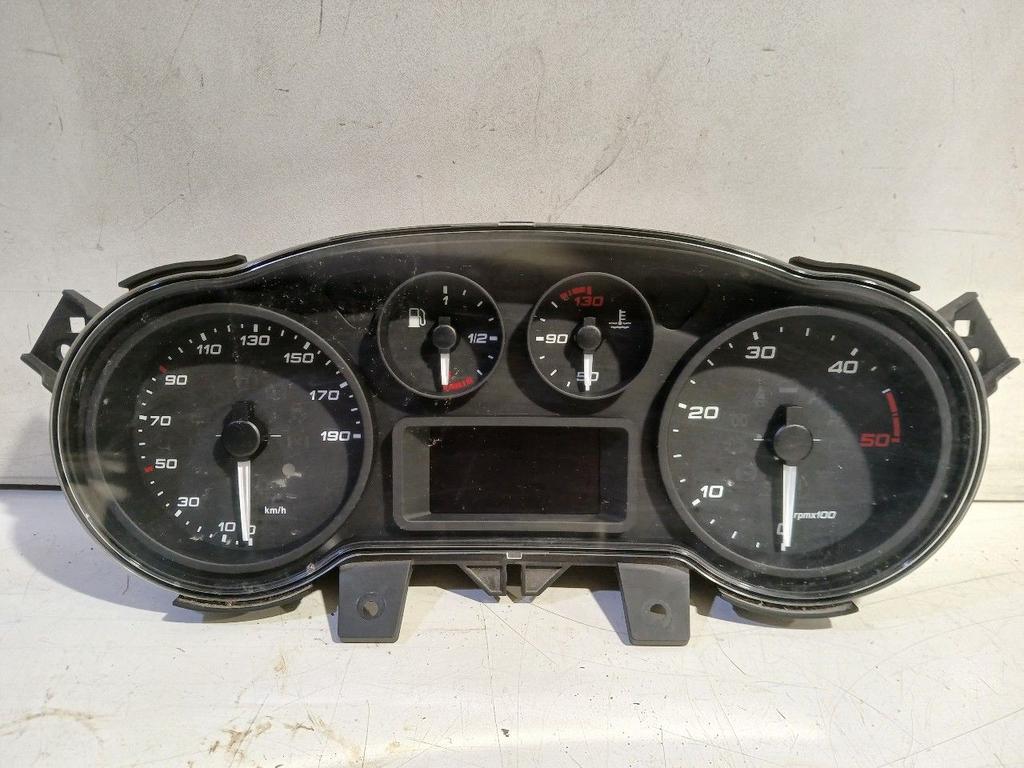 Cockpit Iveco New Daily, Auto-onderdelen, Dashboard en Schakelaars, Onderdelen@venauto.nl, Van der Ven Autorecycling B.V., Gebruikt