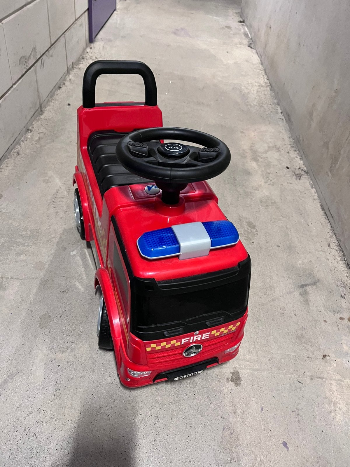 Brandweer auto/loopauto, Zo goed als nieuw