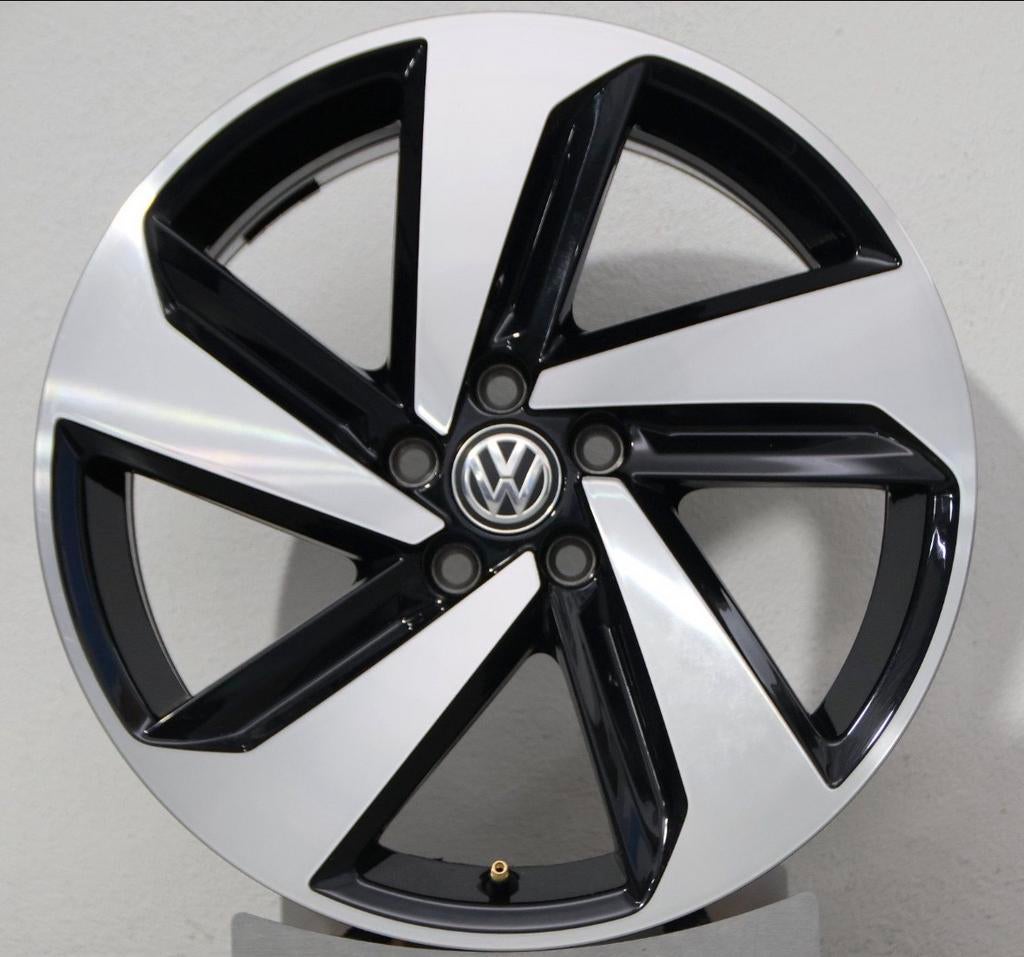 Originele Vw Polo 2G Gti  215 40 17 Milton Keynes 5x100, Auto-onderdelen, Banden en Velgen, Banden en Velgen, Winterbanden, 17 inch