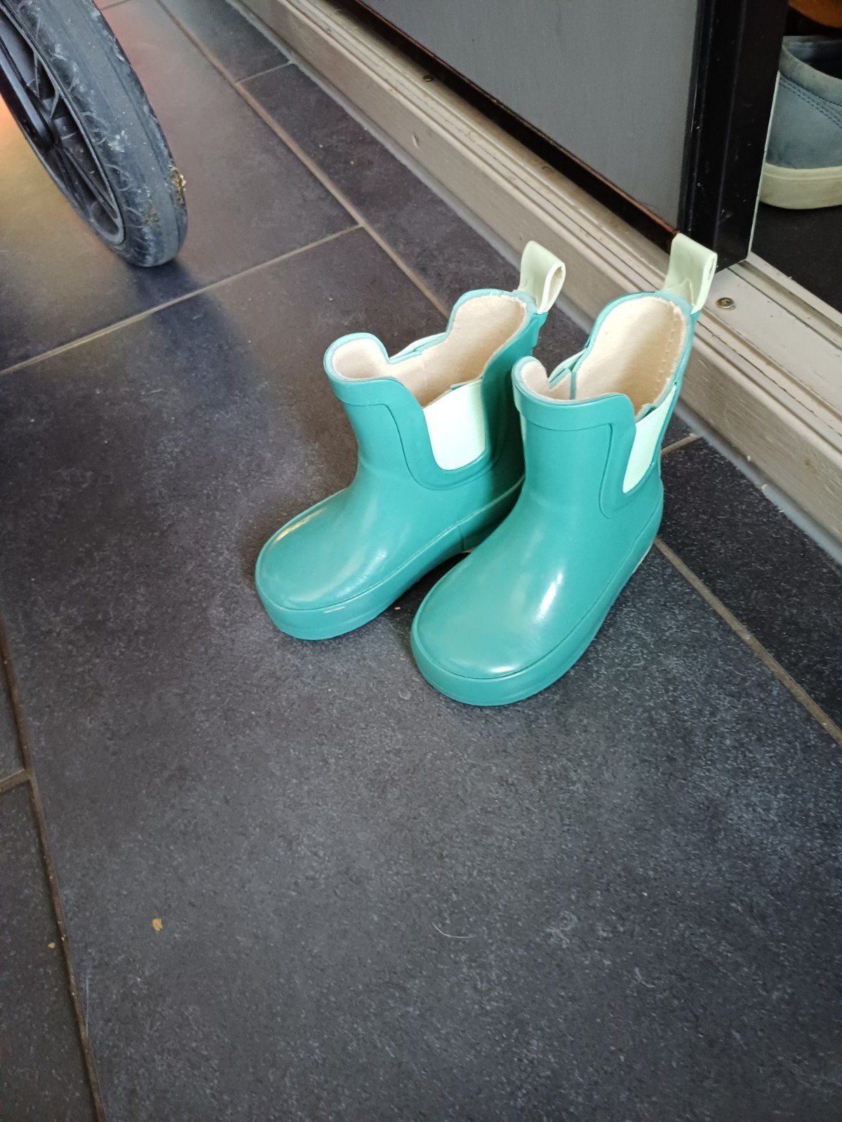 Nieuwe groene laarzen maat 21, Kinderen en Baby's, Jongen of Meisje, Nieuw, Ophalen of Verzenden, Laarzen