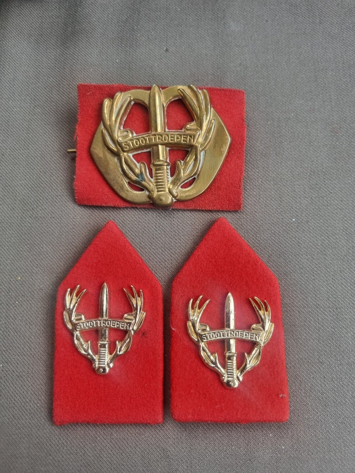 setje Regiment Stoottroepen (oogjes), Ophalen of Verzenden, Landmacht, Nederland, Embleem of Badge